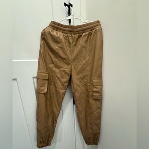 ALO Yoga Camel Quilted Joggers